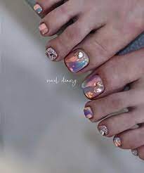 Chrome-Toe-Nails-3