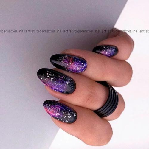 Classic-Black-Almond-Shaped-Nails-Colors-1