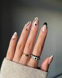Classic-Black-Almond-Shaped-Nails-Colors-5