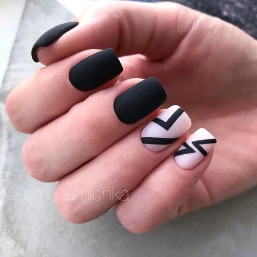 Classic-Black-Nails-With-Matte-Effect-2