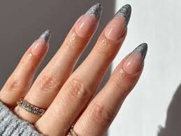 Classic-French-Nails-8 (1)