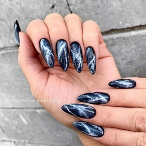 Classy-Nails-with-Elegant-Marble-1