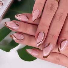 Classy-Nails-–-Simple-And-Abstract-Accents-5