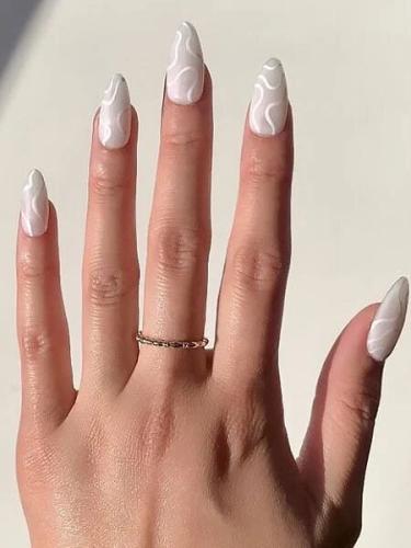 Classy-Summer-Nails-1