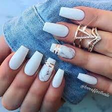 Coffin-Short-Acrylic-Nails-in-White-4