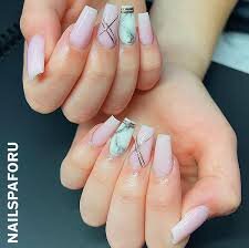 Coffin-Short-Acrylic-Nails-in-White-6