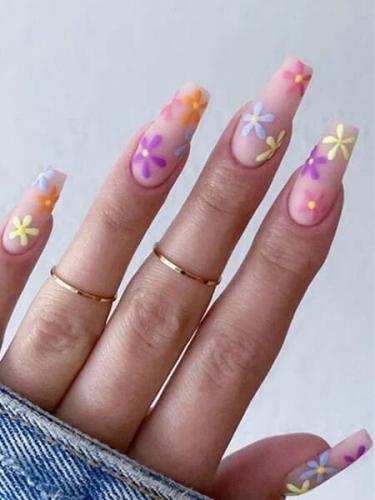 Colourful-Daisie-Nails-1