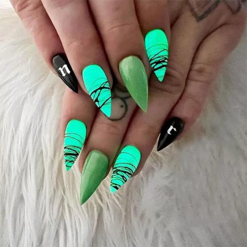 Combo-Of-Black-And-Green-Nails-Shades-1