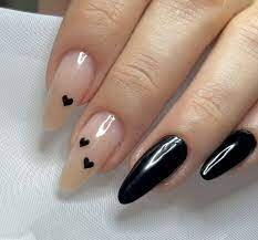 Cute-Heart-Accent-for-Black-Nail-4 (1)