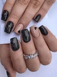 Cute-Heart-Accent-for-Black-Nail-5.jpg