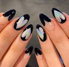 Cute-Heart-Accent-for-Black-Nail-6