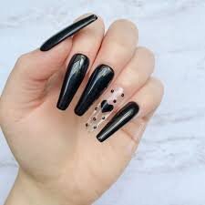 Cute-Heart-Accent-for-Black-Nail-7