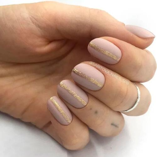 Cute-Nail-Designs-With-Thin-Stripes-1