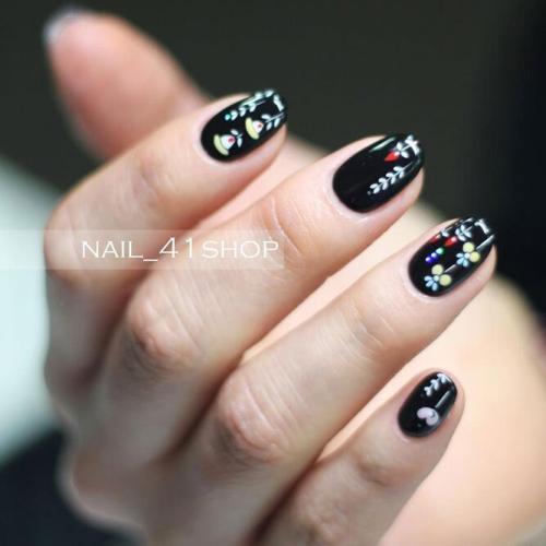 Cute-Nail-Designs-with-Fragile-Flowers-1