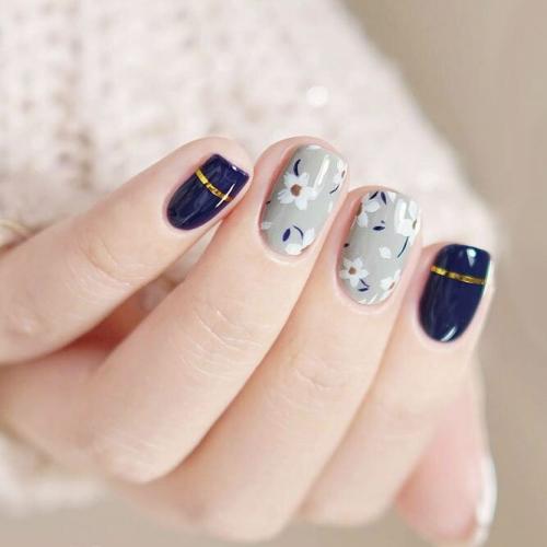 Cute-Nail-Designs-with-Fragile-Flowers-3
