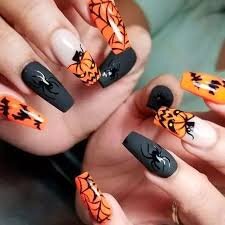 Cute-Spooky-Fall-Nails-10