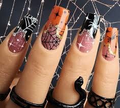 Cute-Spooky-Fall-Nails-9