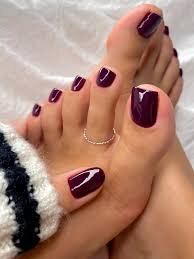 Dark-Color-Ideas-for-Toes-5