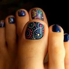 Dark-Color-Ideas-for-Toes-9