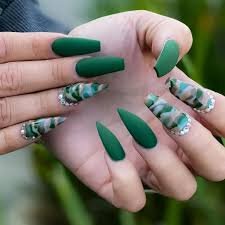 Dark-Matte-Green-Nails-3