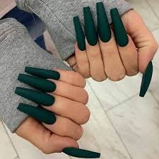 Dark-Matte-Green-Nails-4