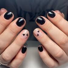 Dark-Short-Nails-To-Try-10