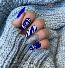 Deep-Blue-Winter-Nails-9