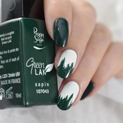 Deep-Emerald-Green-Nail-Colors-For-Fall-1