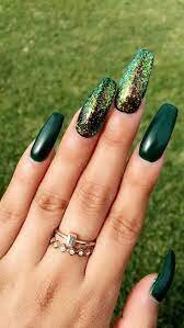 Deep-Emerald-Green-Nail-Colors-For-Fall-2
