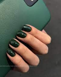 Deep-Emerald-Green-Nail-Colors-For-Fall-5