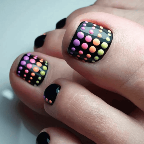 Dots-For-Your-Beach-Nails-Pedicure-2