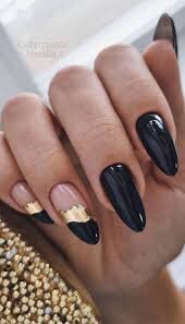 Elegant-Dark-Classy-Nails-With-Gold-Accent-9