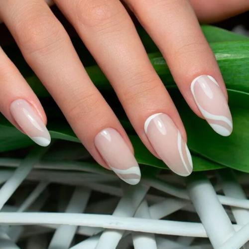 Elegant-Designs-for-Almond-Nails-2