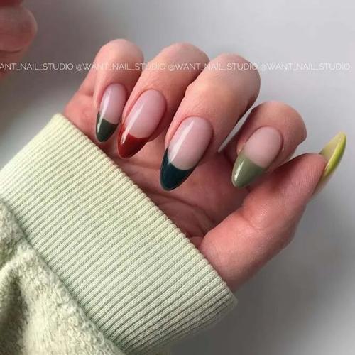 Elegant-Nail-Designs-In-Dark-Hues-2