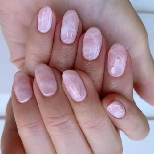 Elegant-Nails-with-Marble-Designs-2