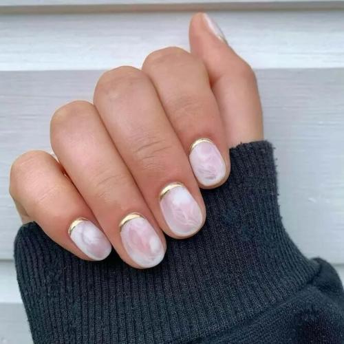 Elegant-Nails-with-Marble-Designs-3