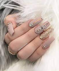 Elegant-Rhinestone-Accent-Classy-Nails-Design-4