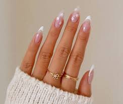 Elegant-White-Almond-Shaped-Nails-9