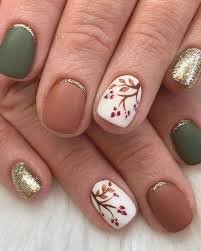 Fall-Manicure-With-Leafy-Art-10