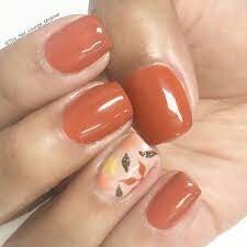 Fall-Manicure-With-Leafy-Art-8