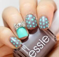 Fancy-Nails-With-Dots-8