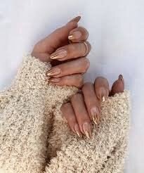 Fantastic-Manicure-In-Rich-Gold-Shades-3