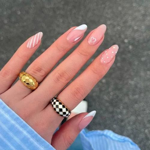 Feminine-Negative-Space-White-Nail-Art-3