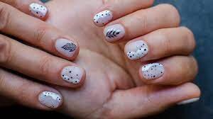 Feminine-Negative-Space-White-Nail-Art-4