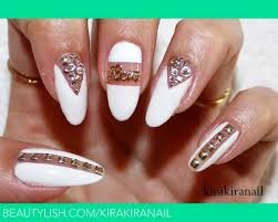 Feminine-Negative-Space-White-Nail-Art-8