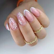 Feminine-Negative-Space-White-Nail-Art-9