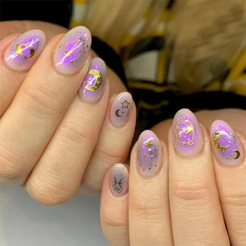 Festival-Nail-Design-With-Golden-Decals-1