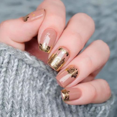 Festival-Nail-Design-With-Golden-Decals-2