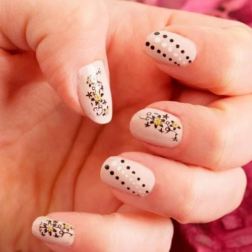 Festival-Nails-–-Pretty-Dotwork-3