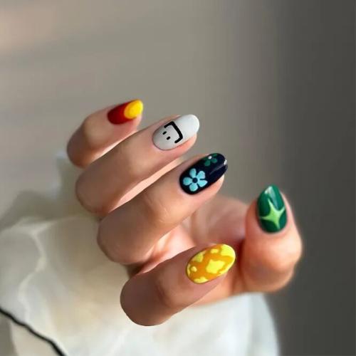 Flowers-Sassy-Summer-Nails-1